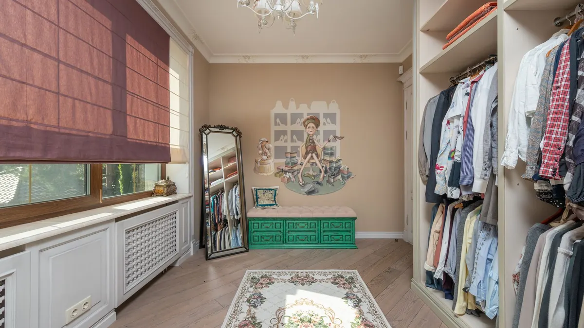 Aménager un dressing : configurations et astuces rangement